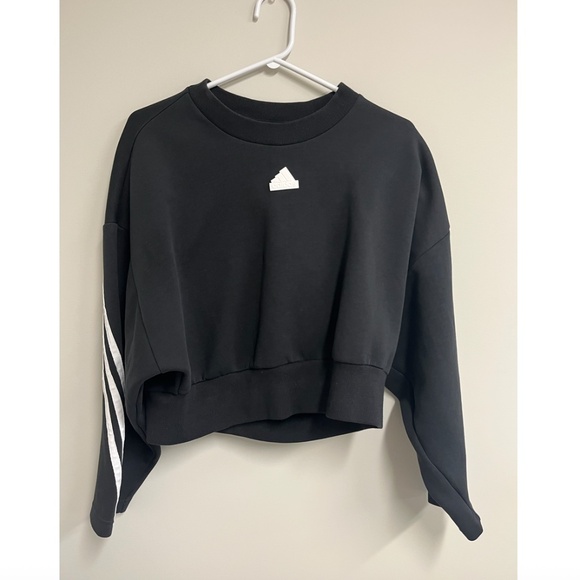Cropped Adidas Sweatshirt (Sz. M) - Picture 2 of 6
